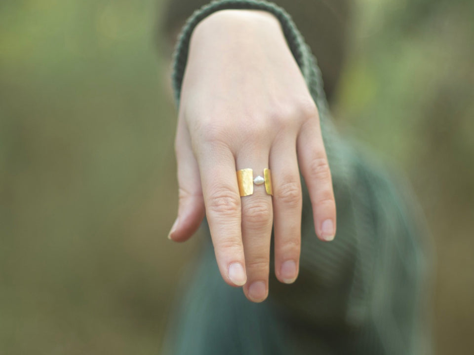 Bague et perle fine