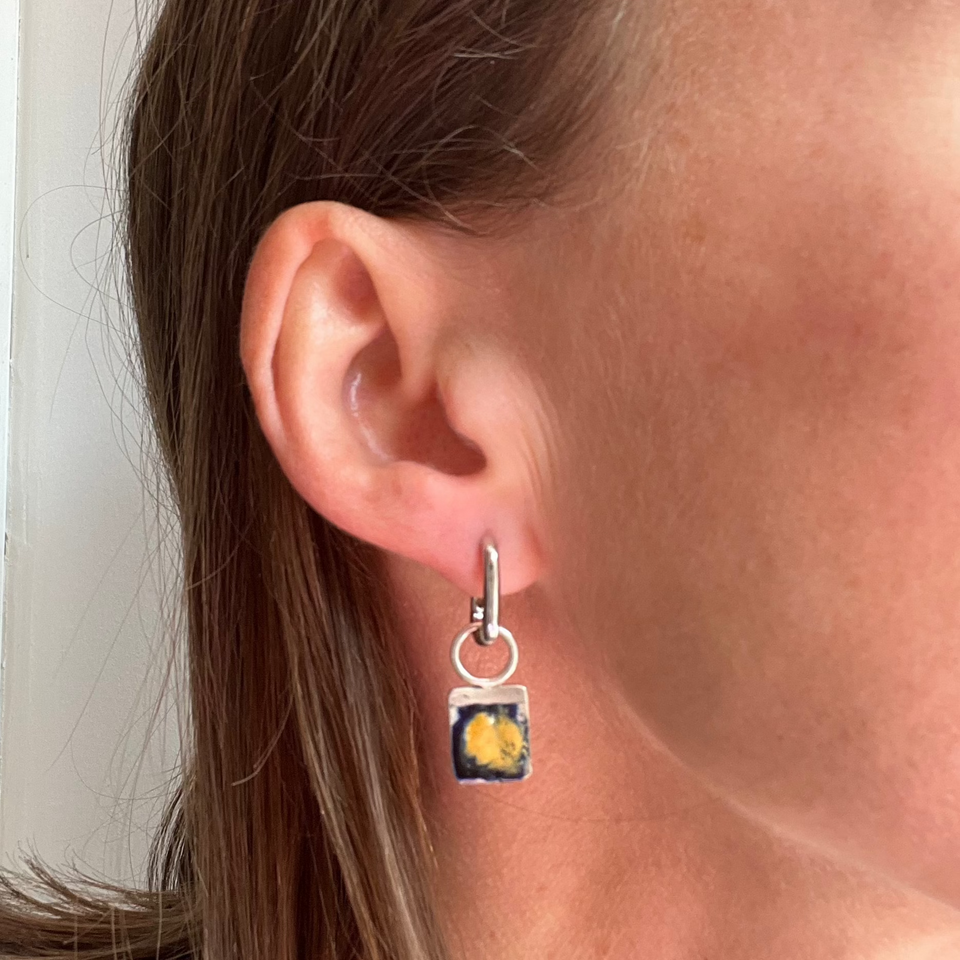 Boucle d'oreille bleus et jaune
